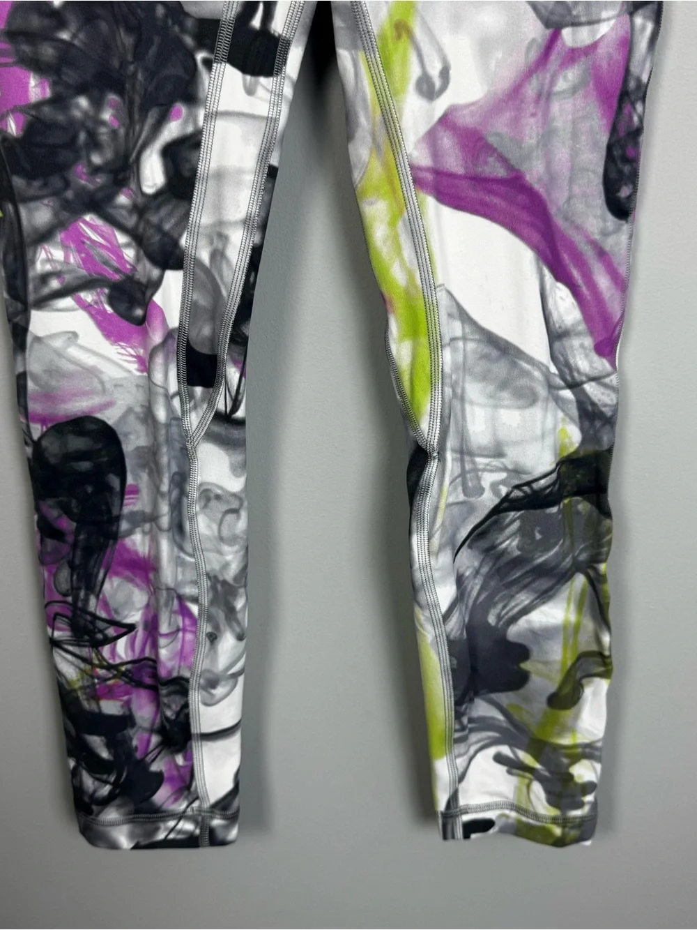 LULULEMON | Throwback Print Unicorn Tears 25” Align Leggings Women’s Size 6